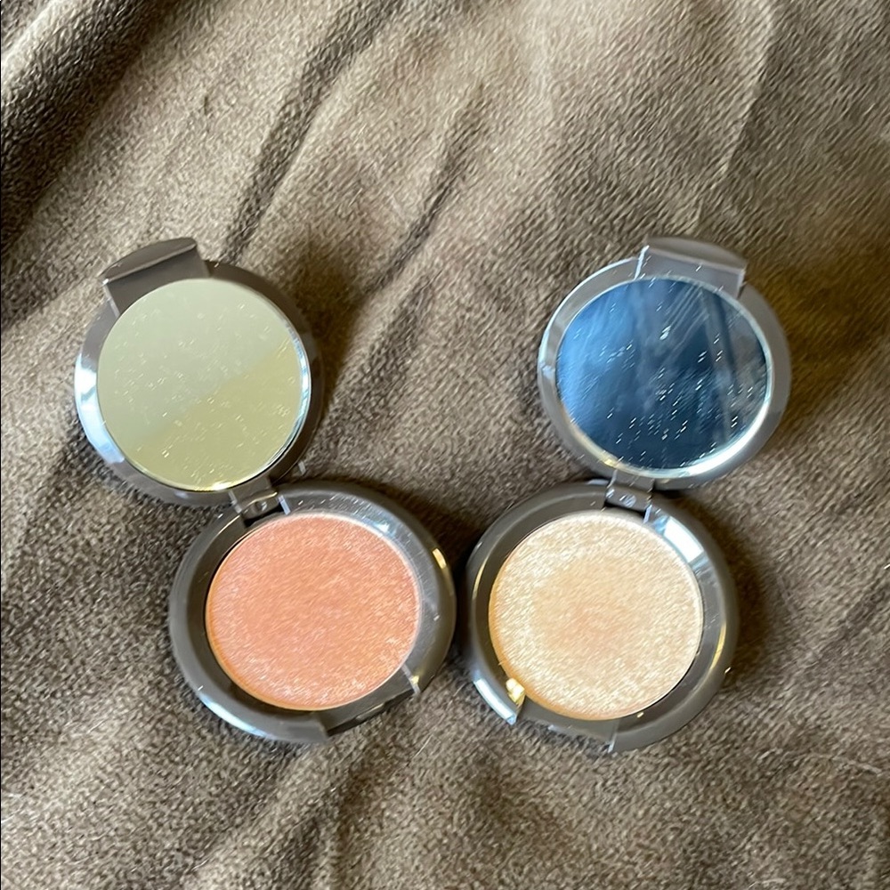 Becca champagne pop and rose gold highlighter minis